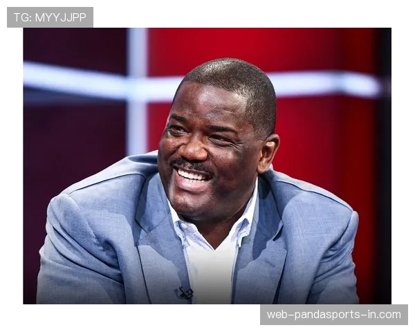 乔·杜马斯无球跑动撕裂防线，3D价值重塑活塞外线生态